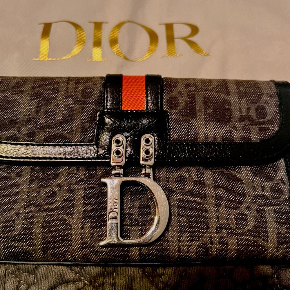 GORGEOUS & RARE💕DIOR FLIGHT WALLET💗 - Picture 5 of 11